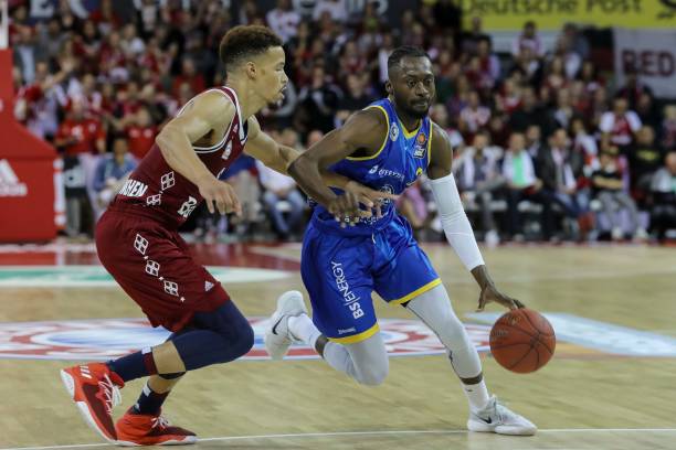 巴萨依旧延 巴萨依旧延