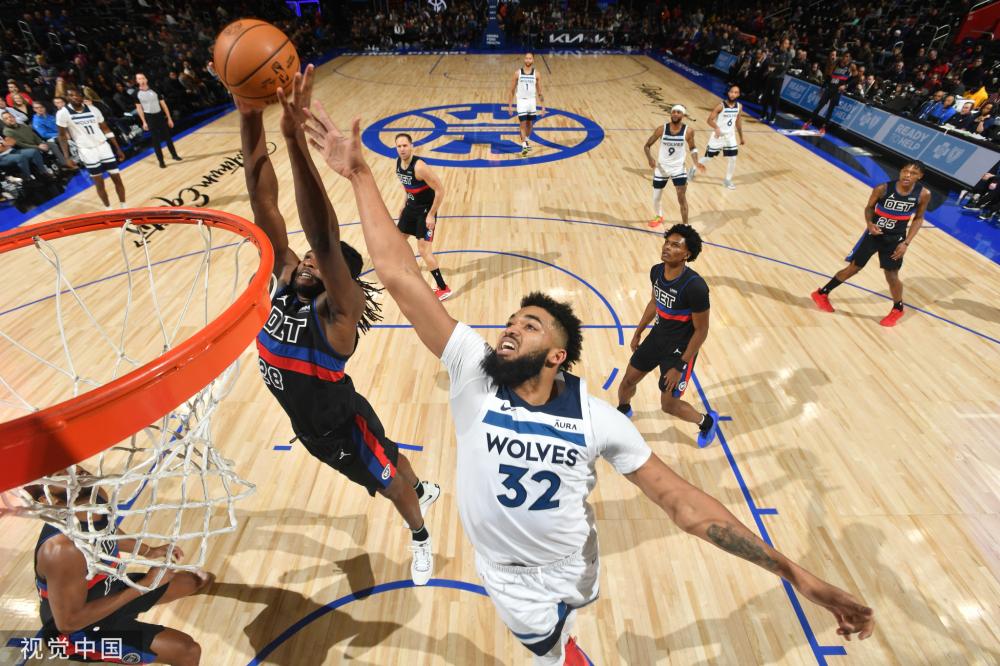 在他的领导 在他的领导