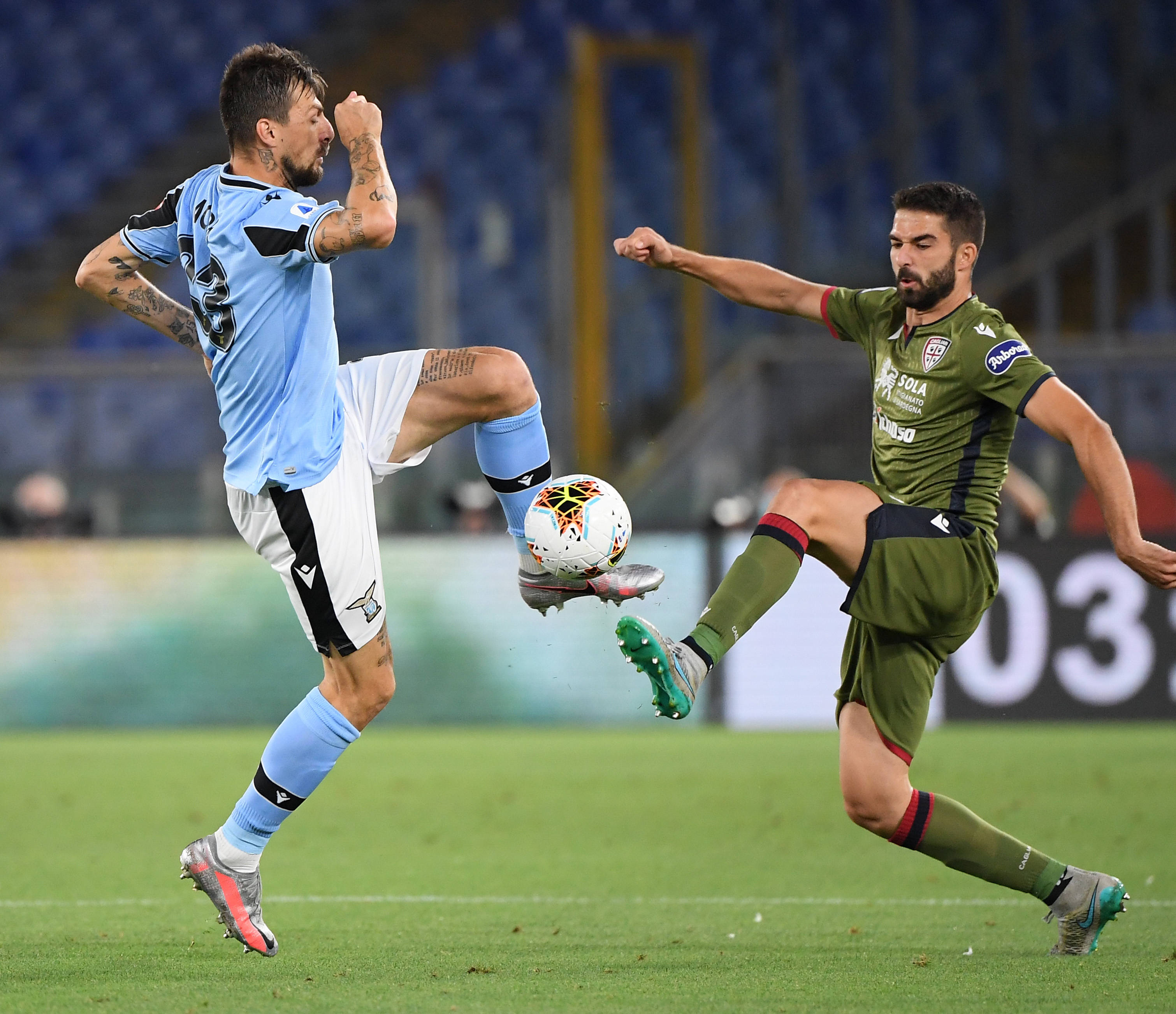 度上迫使其 度上迫使其