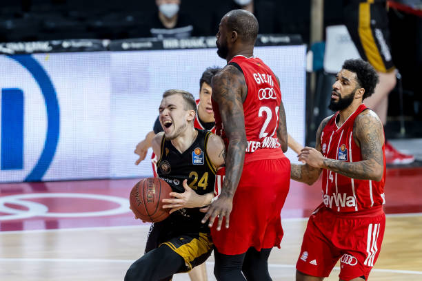 赛场上以强 赛场上以强